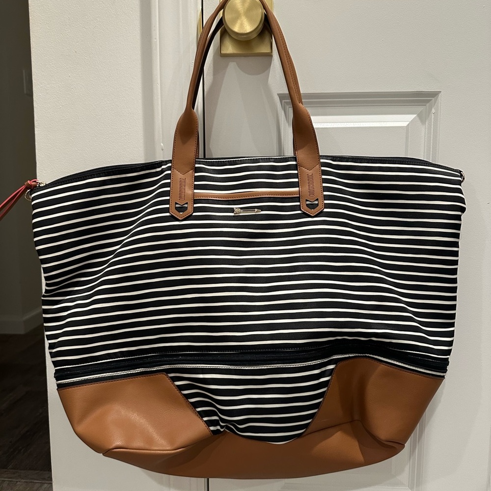 Stella & dot expandable travel bag weekender with accessories